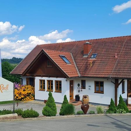 Gaestehaus - Camping- Weinhof Radl Klöch المظهر الخارجي الصورة